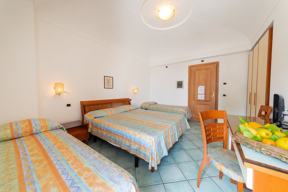 la capannina hotel and apartments