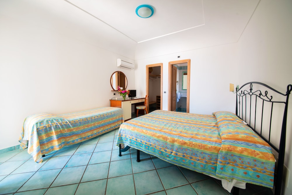 la capannina hotel and apartments