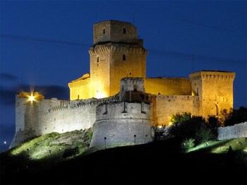Hotel Mom Assisi,Piazza Dante Alighieri, 3,2 star