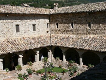 Hotel Mom Assisi,Piazza Dante Alighieri, 3,2 star
