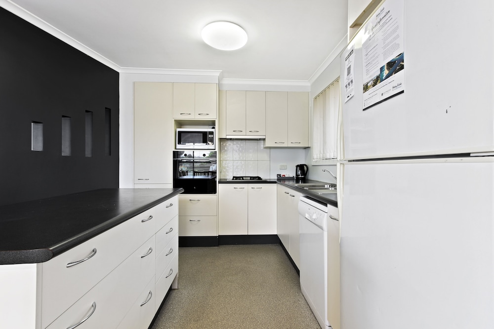 ocean bridge lakes entrance