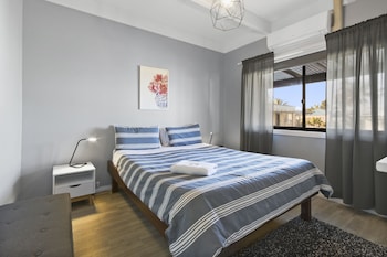 ocean bridge lakes entrance