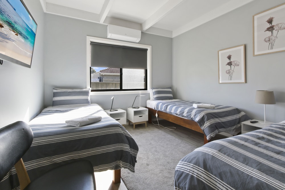 ocean bridge lakes entrance