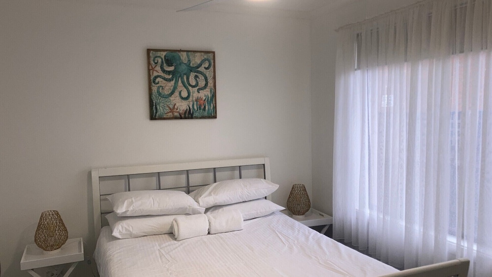 ocean bridge lakes entrance