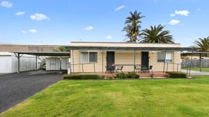 ocean bridge lakes entrance