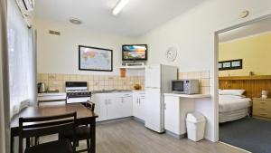 ocean bridge lakes entrance