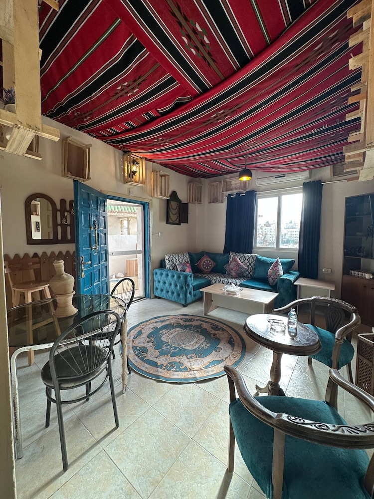 antica old apartment al lwebdeh
