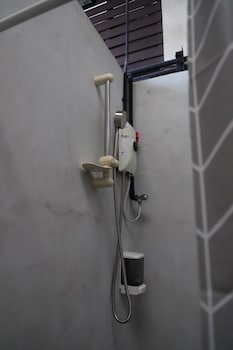 the cube hostel khaosan