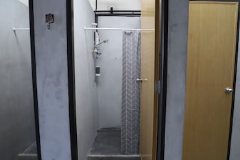 the cube hostel khaosan