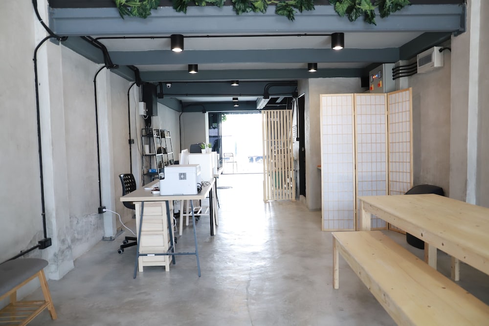 the cube hostel khaosan