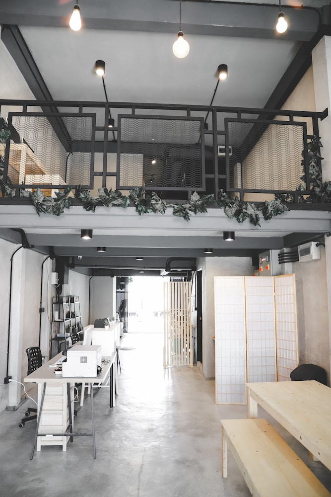 the cube hostel khaosan