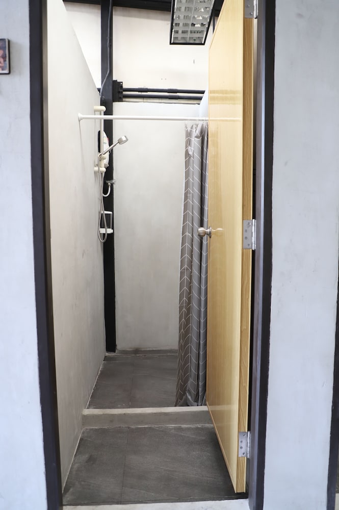 the cube hostel khaosan