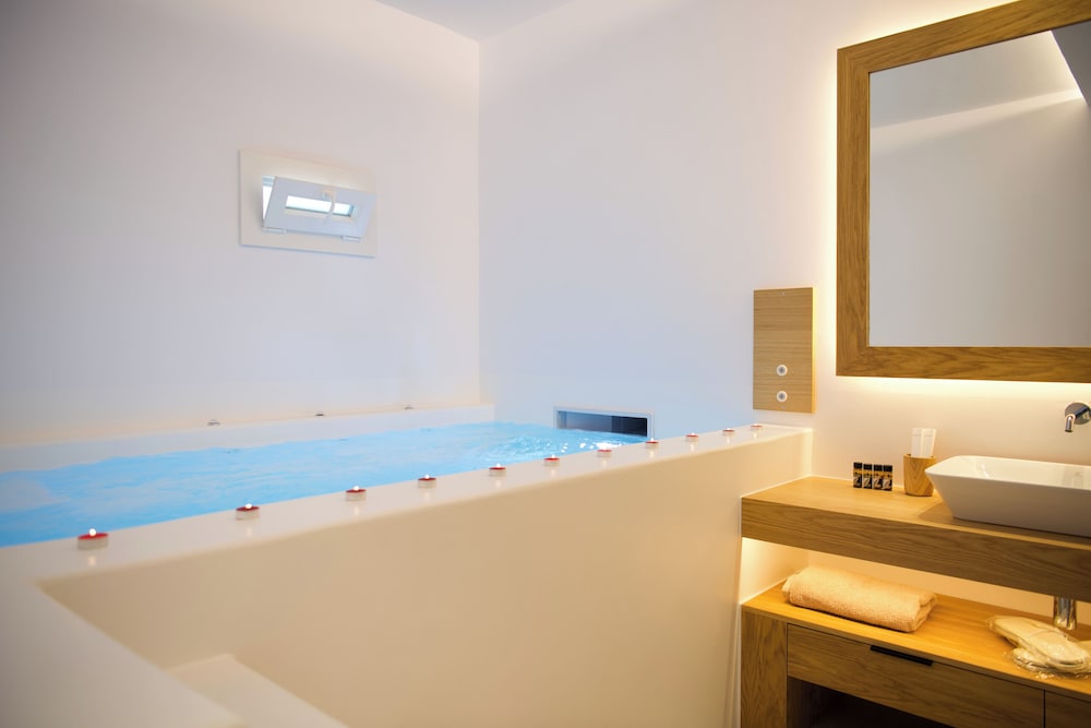 elit suites mykonos