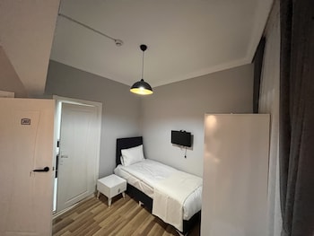 asparagus hotel suits old city