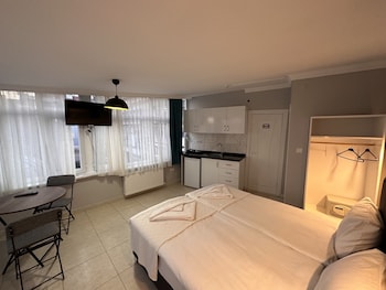 asparagus hotel suits old city