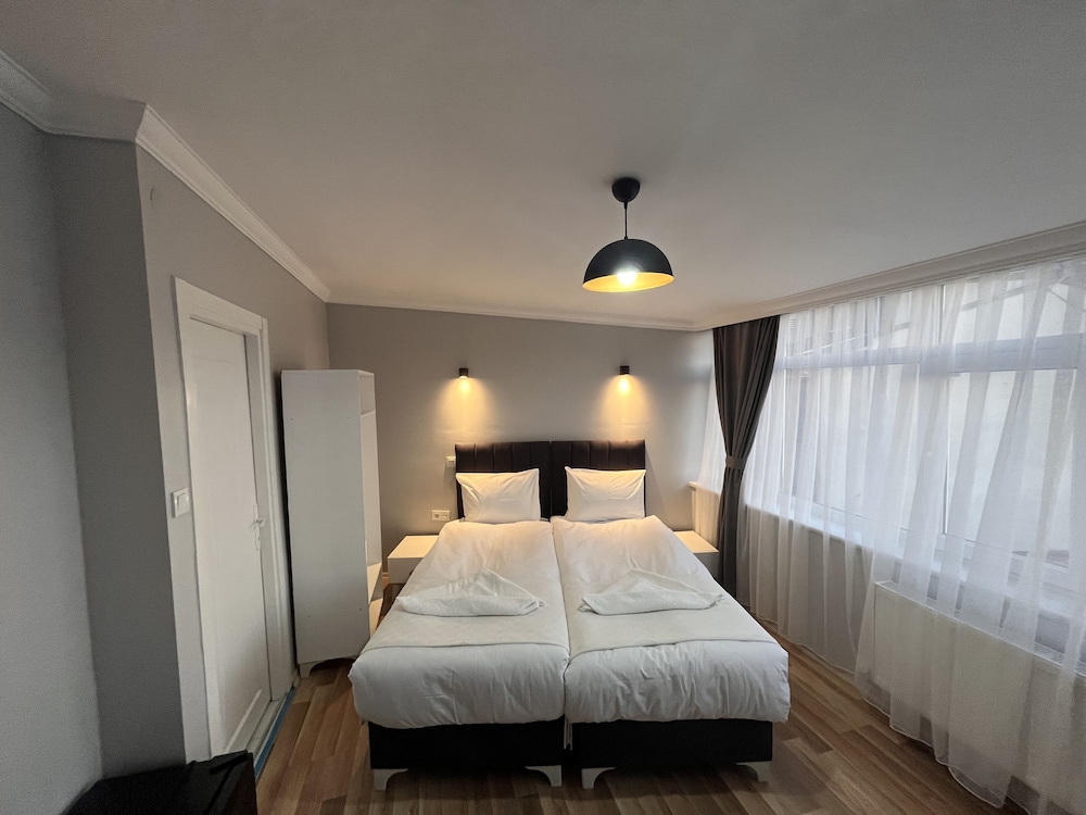 asparagus hotel suits old city