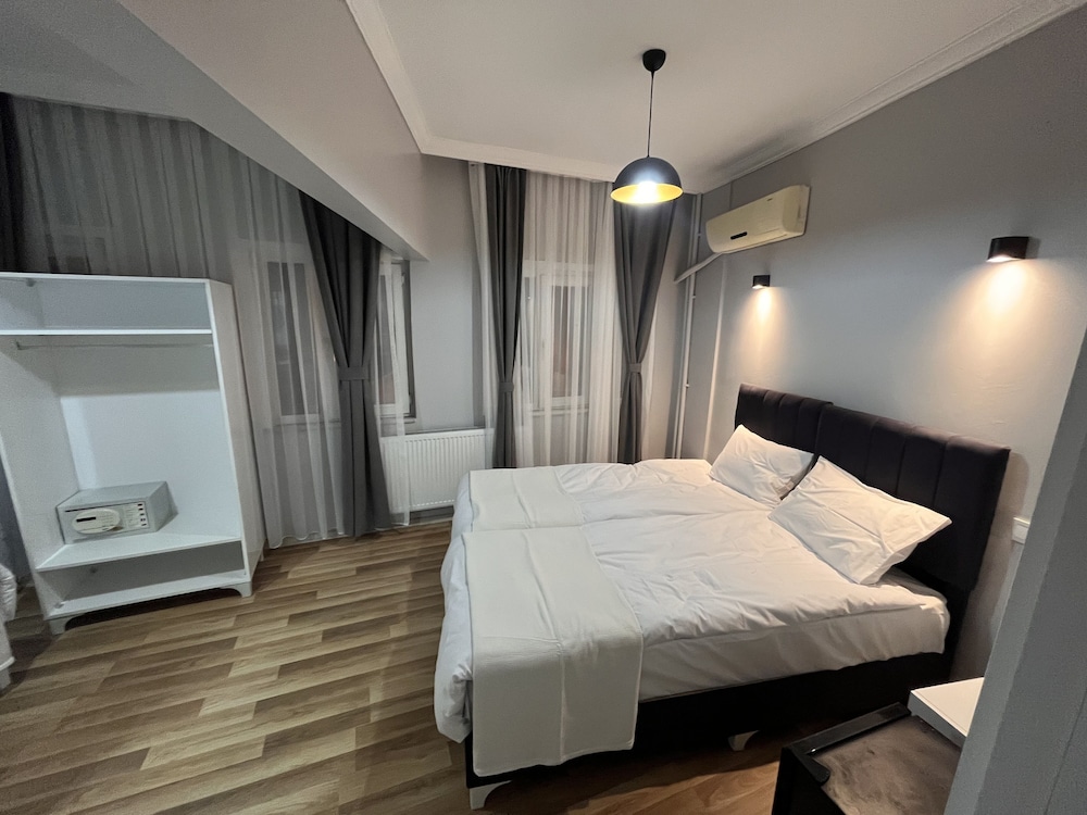 asparagus hotel suits old city