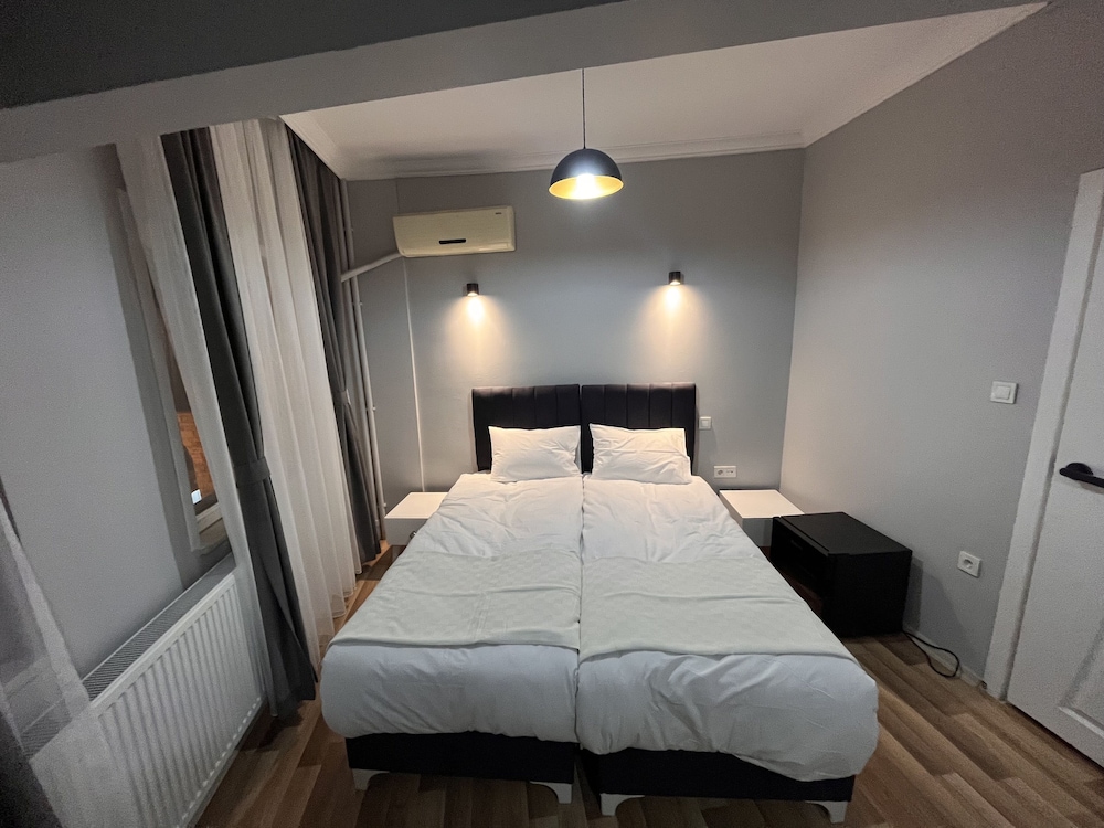 asparagus hotel suits old city