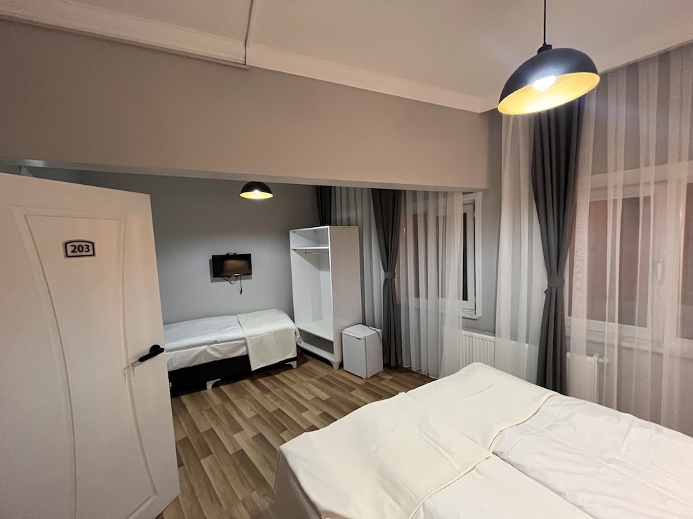 asparagus hotel suits old city