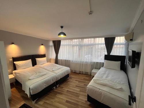 asparagus hotel suits old city