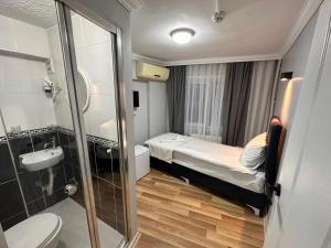 asparagus hotel suits old city