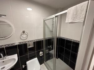 asparagus hotel suits old city