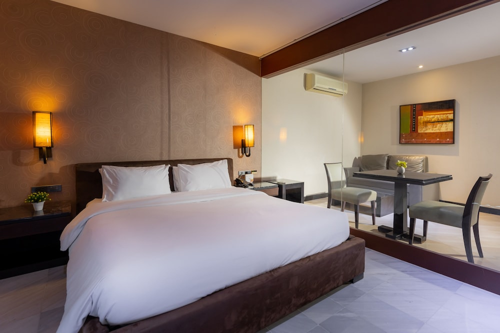 sukhothai hotel and residence