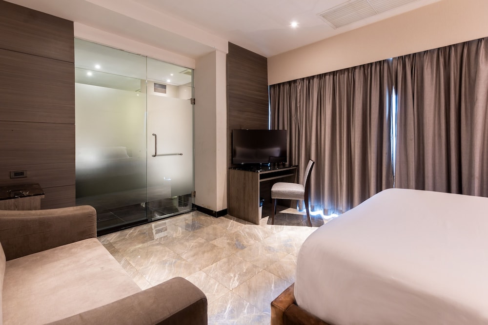 sukhothai hotel and residence