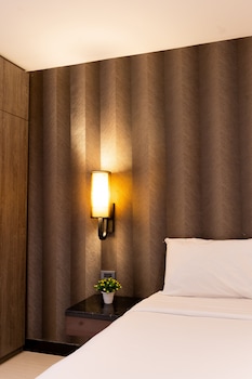 sukhothai hotel and residence