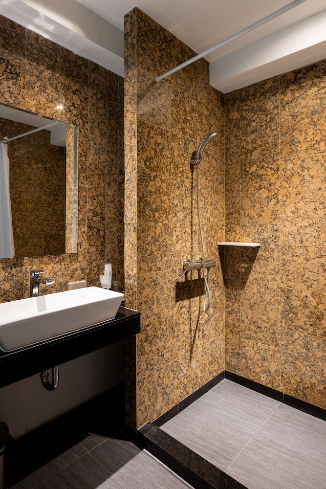 sukhothai hotel and residence