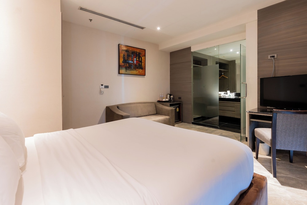 sukhothai hotel and residence