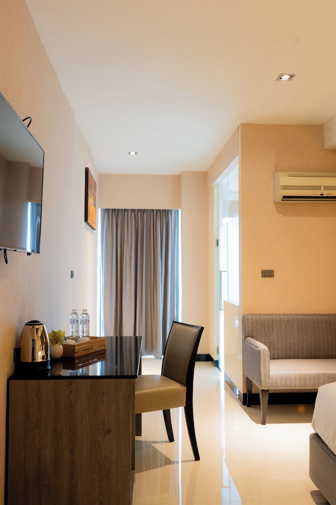 sukhothai hotel and residence