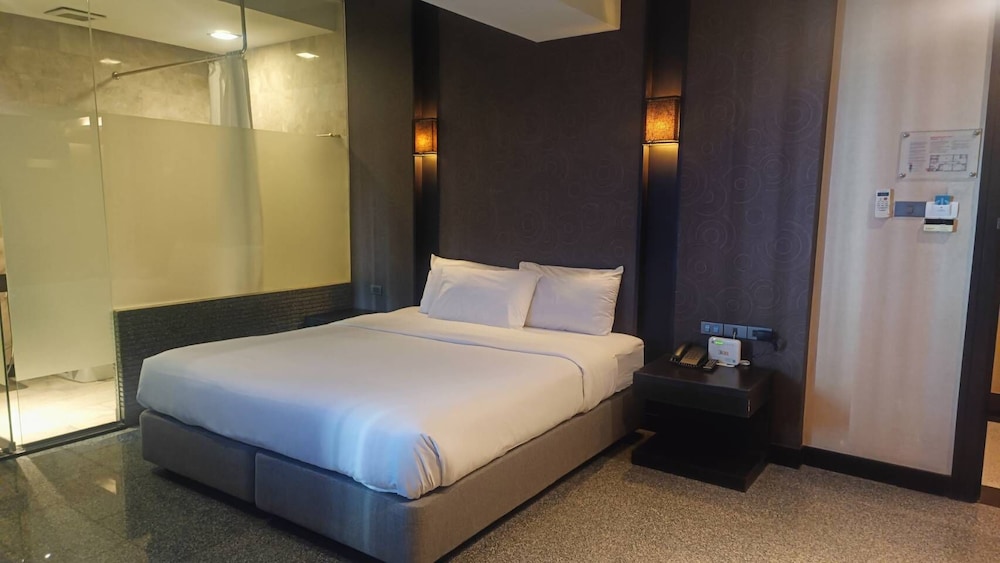 sukhothai hotel and residence