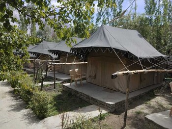 tongspon camp