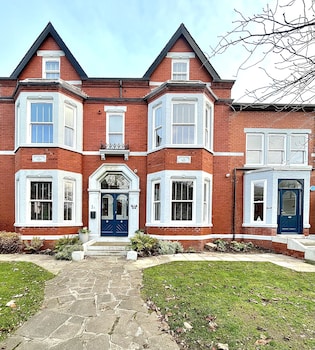 mode apartments st annes