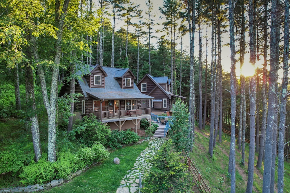 heritage hill cabins