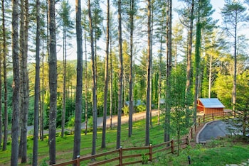 heritage hill cabins