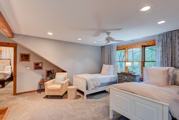 heritage hill cabins