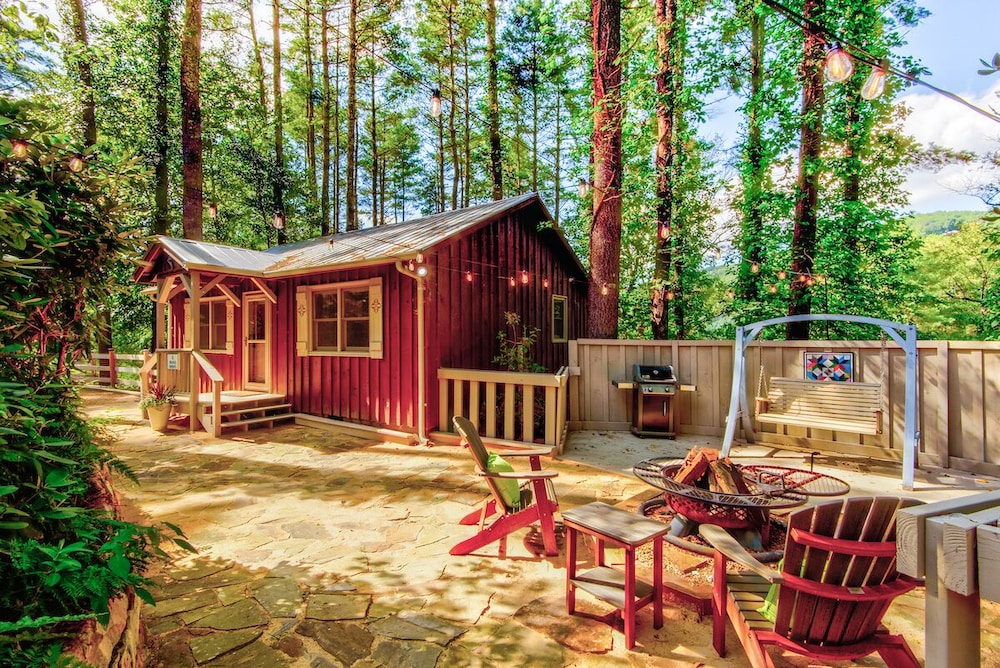 heritage hill cabins