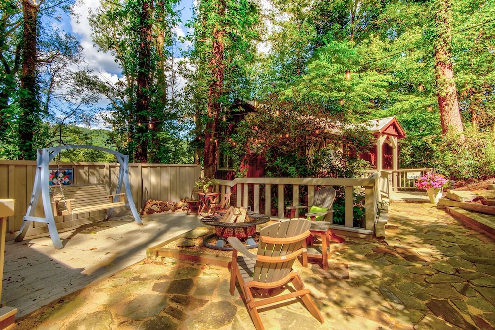 heritage hill cabins