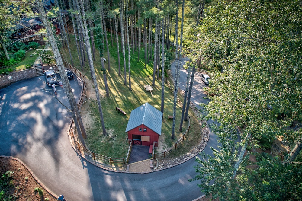 heritage hill cabins