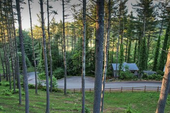 heritage hill cabins