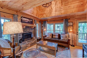 heritage hill cabins