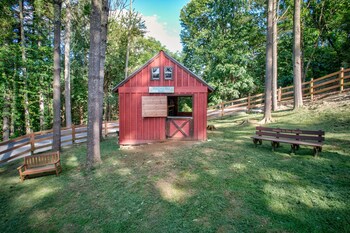heritage hill cabins
