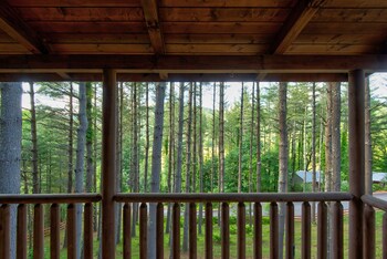 heritage hill cabins
