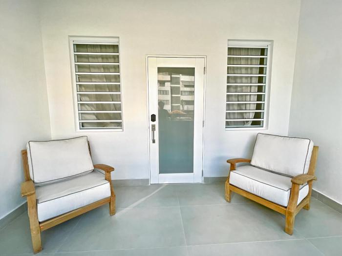 breathtaking 3 br beachside apt