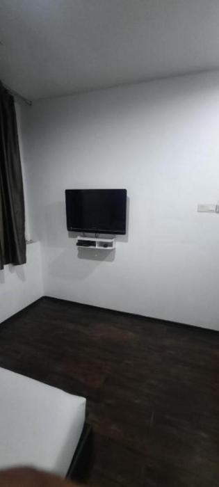 oyo 90724 rg hotel