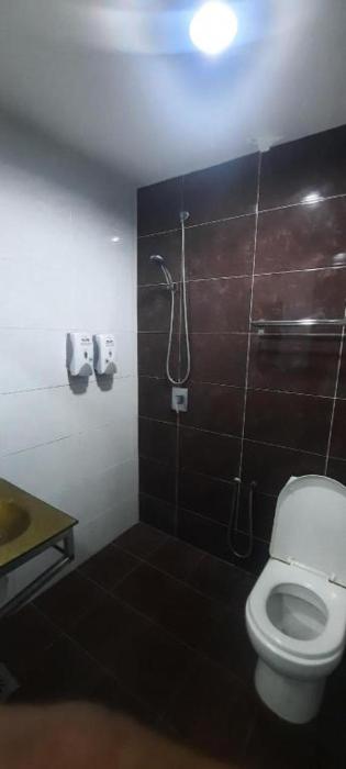 oyo 90724 rg hotel