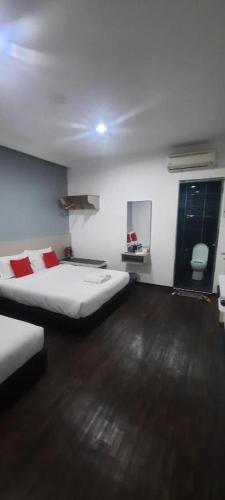 oyo 90724 rg hotel