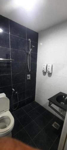 oyo 90724 rg hotel
